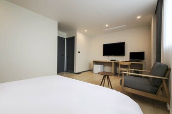 Benikea Cheonan Tourist Hotel