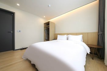 Benikea Cheonan Tourist Hotel