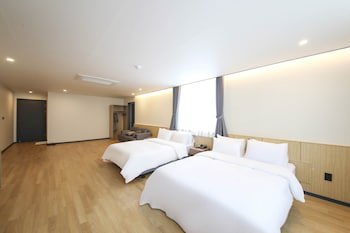 Benikea Cheonan Tourist Hotel