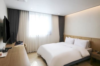 Benikea Cheonan Tourist Hotel