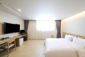 Benikea Cheonan Tourist Hotel