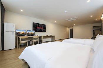 Benikea Cheonan Tourist Hotel