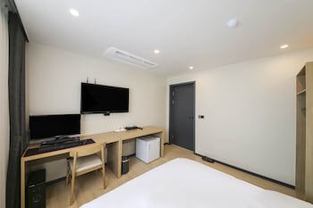 Benikea Cheonan Tourist Hotel
