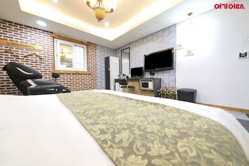 Business Hotel