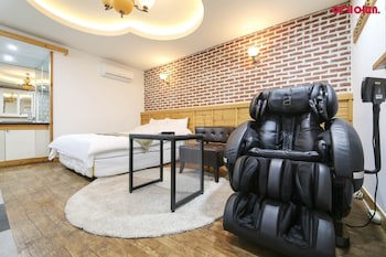 Business Hotel