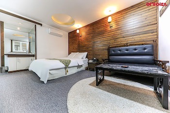 Business Hotel