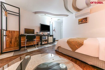 Business Hotel