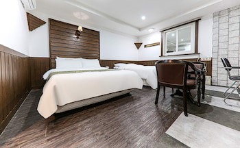 Business Hotel