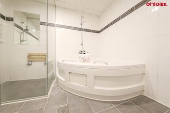 Business Hotel