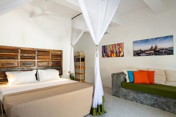 Casa Beach Hotel - Casa Del Mar