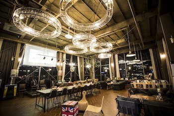 Isquare Hotel