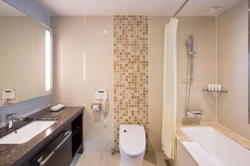 Isquare Hotel