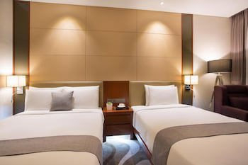Isquare Hotel