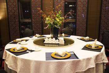 Isquare Hotel