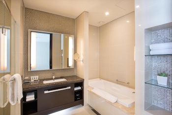Isquare Hotel