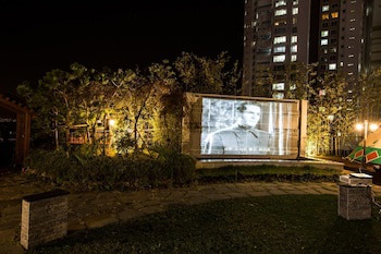 Isquare Hotel
