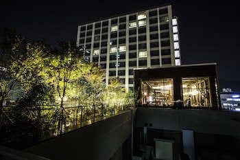 Isquare Hotel