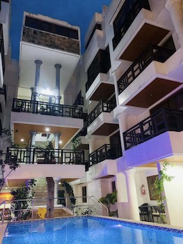 Giulius Boracay Italian Resort
