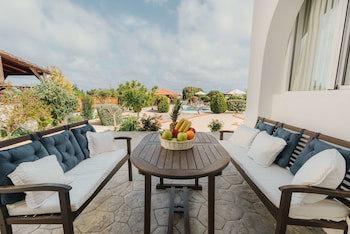 Gennadi Dreams Holiday Villa