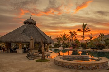 Cerritos Surf Town Beach Front Hotel And Spa