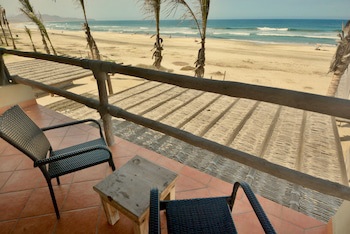 Cerritos Surf Town Beach Front Hotel And Spa