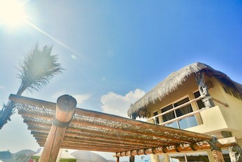 Cerritos Surf Town Beach Front Hotel And Spa