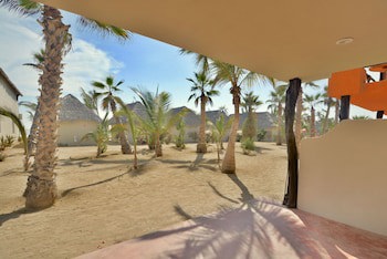 Cerritos Surf Town Beach Front Hotel And Spa