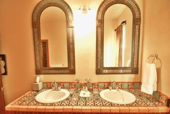 Cerritos Surf Town Beach Front Hotel And Spa