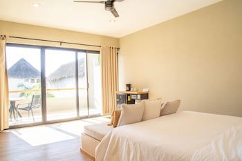 Cerritos Surf Town Beach Front Hotel And Spa