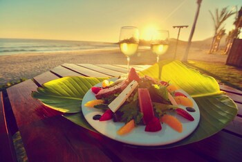Cerritos Surf Town Beach Front Hotel And Spa