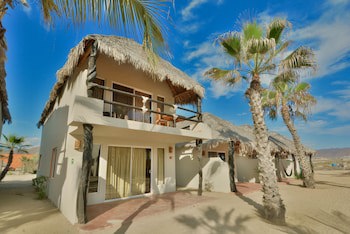 Cerritos Surf Town Beach Front Hotel And Spa
