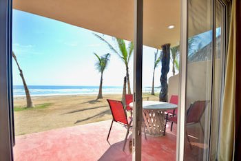 Cerritos Surf Town Beach Front Hotel And Spa