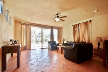 Cerritos Surf Town Beach Front Hotel And Spa