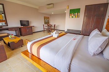 Grand Santhi Hotel