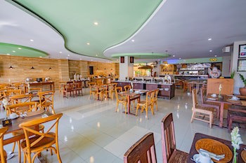 Grand Santhi Hotel