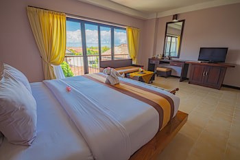 Grand Santhi Hotel