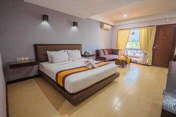Grand Santhi Hotel