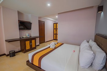 Grand Santhi Hotel