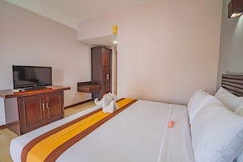 Grand Santhi Hotel