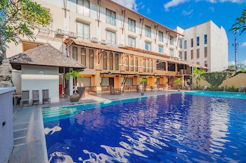 Grand Santhi Hotel