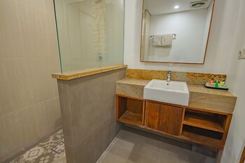 Grand Santhi Hotel