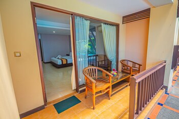 Grand Santhi Hotel