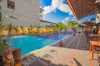 Grand Santhi Hotel