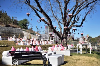 Jw Marriott Mussoorie Walnut Grove Resort & Spa