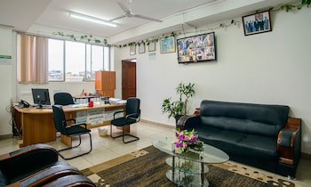 Diamond Plaza Apartments