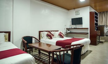 Diamond Plaza Apartments