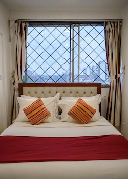 Diamond Plaza Apartments