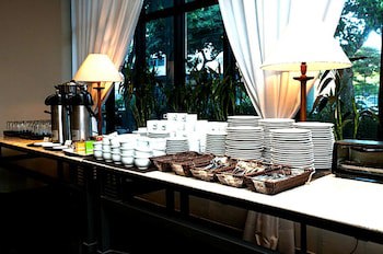 Gallant Hotel