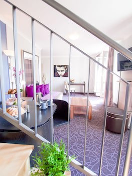 24Hours Apartment Hotel