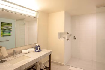 Courtyard By Marriott Queretaro